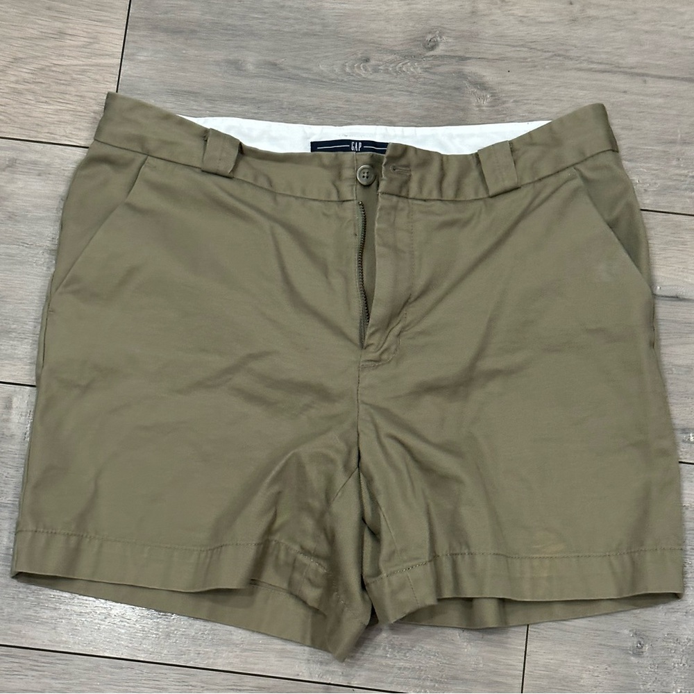Gap khakis women’s shorts sz 8